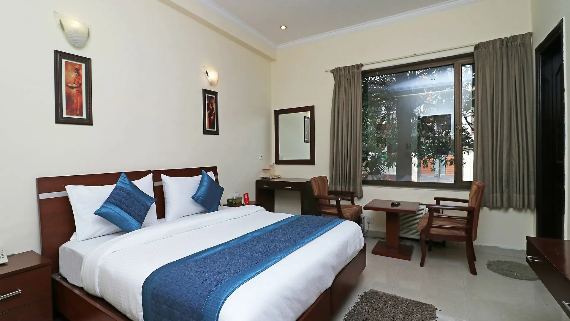 Oyo 10171 Krishna Inn Gurgaon Hotel