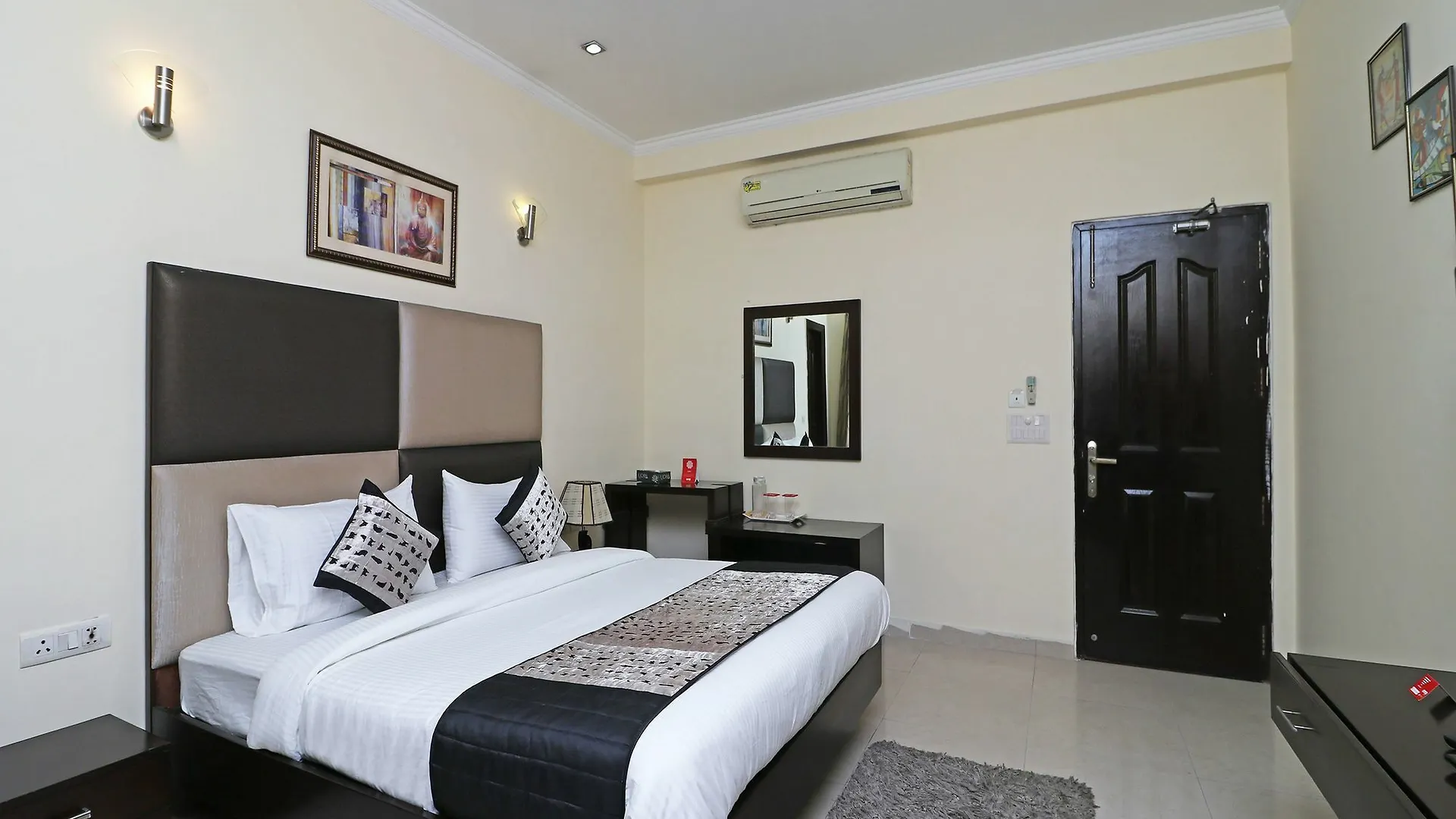 Oyo 10171 Krishna Inn Gurgáon